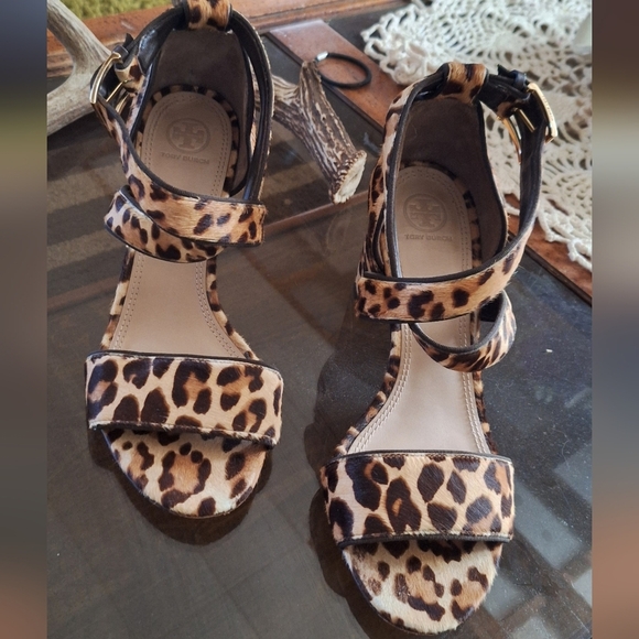 Tory Burch Pony Hair Leopard Strappy Sandals Sz 10M 3in heel Summer Animal Prnt - Picture 2 of 11